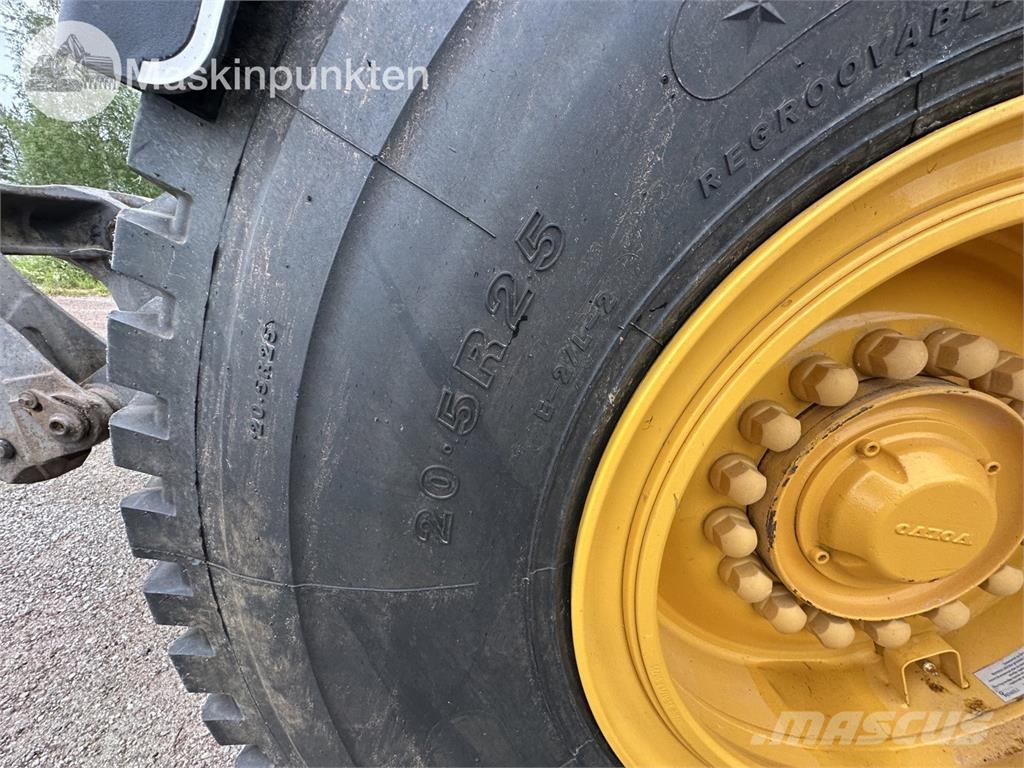 Volvo L90F Wheel loaders