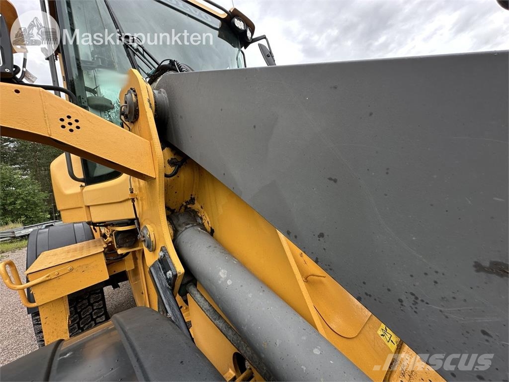 Volvo L90F Wheel loaders