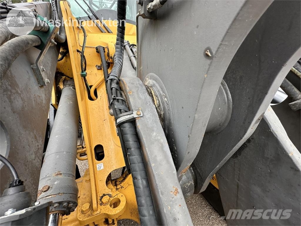 Volvo L90F Wheel loaders