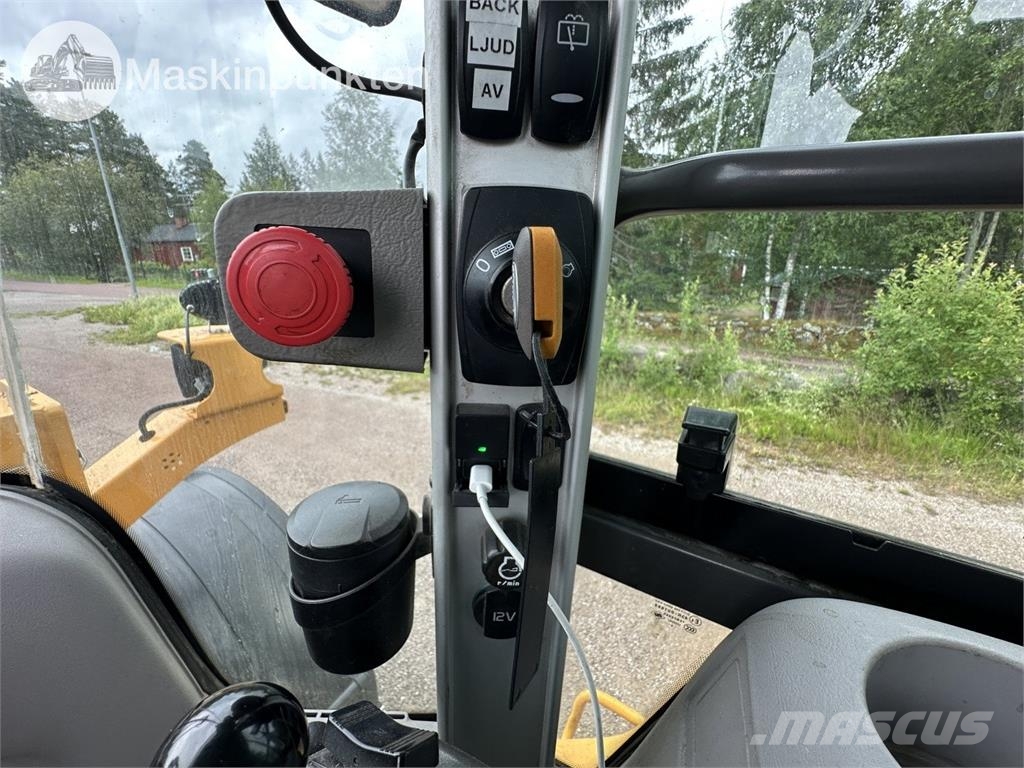 Volvo L90F Wheel loaders