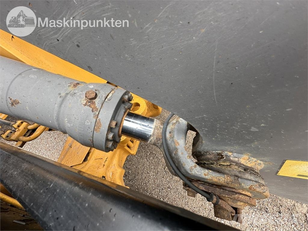 Volvo L90F Wheel loaders