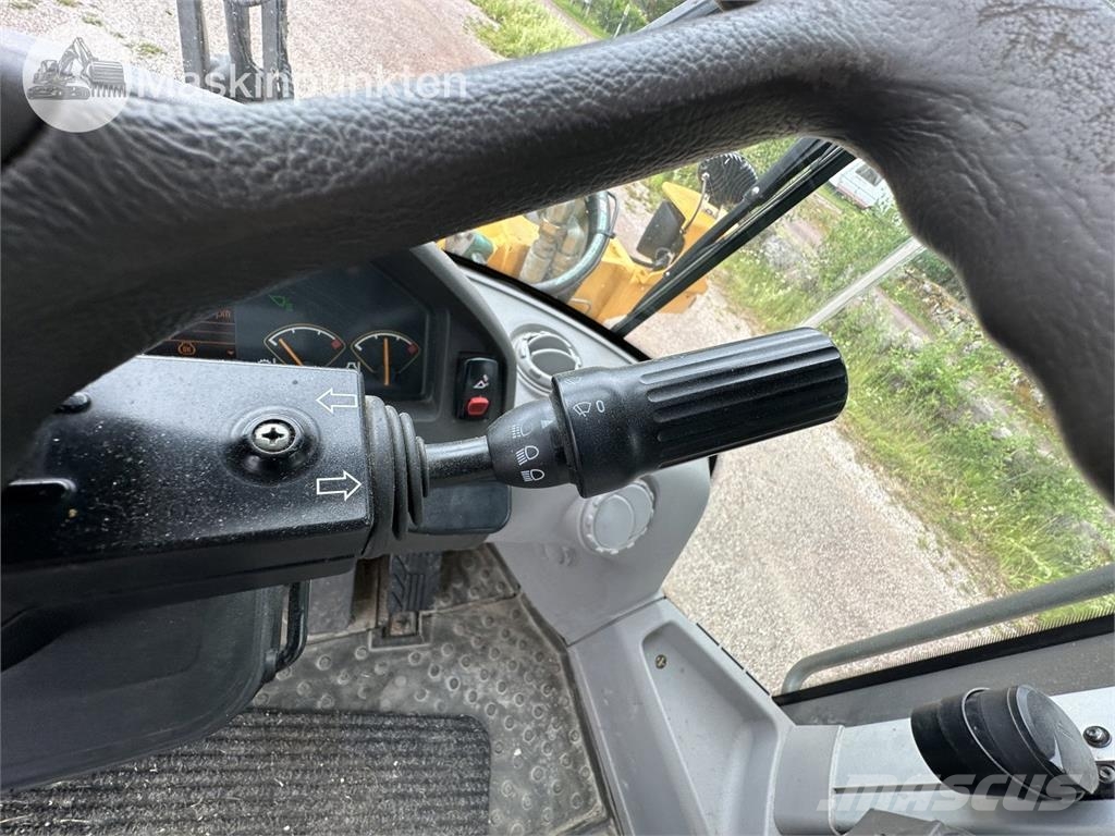 Volvo L90F Wheel loaders