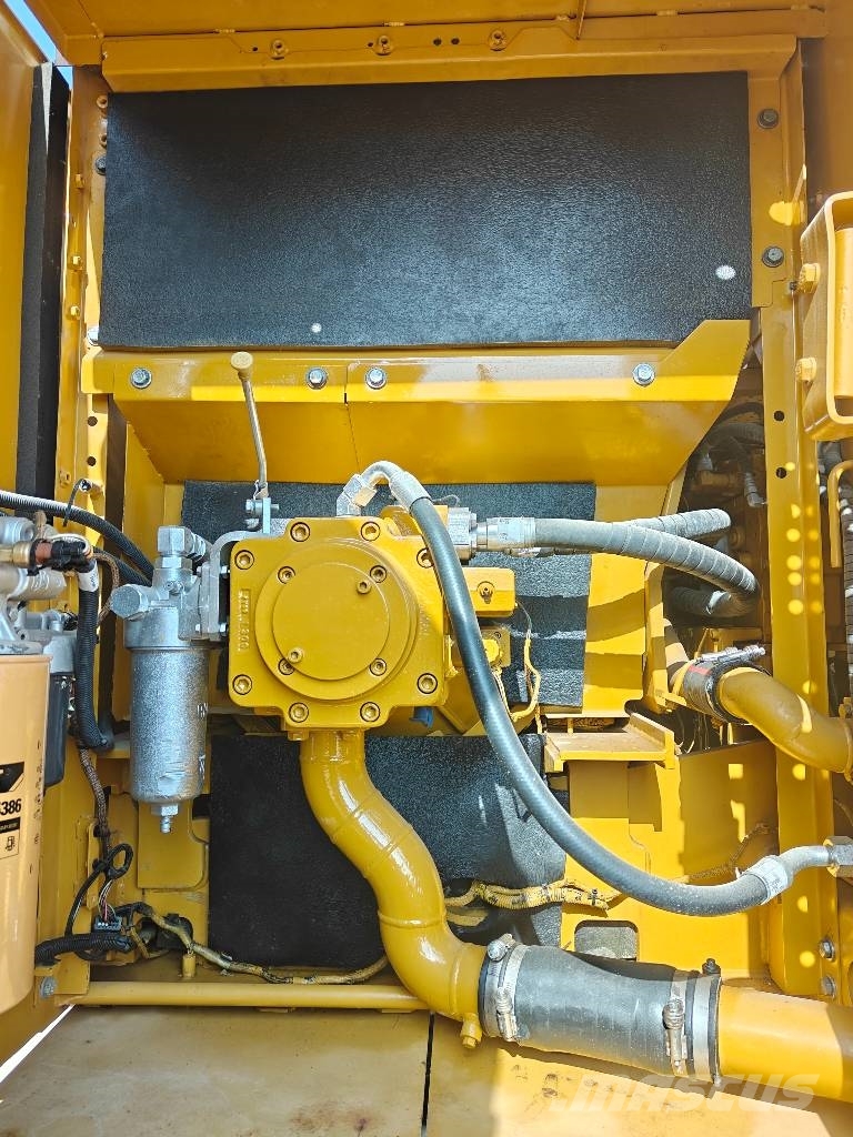 CAT 323 Escavadeiras de esteiras