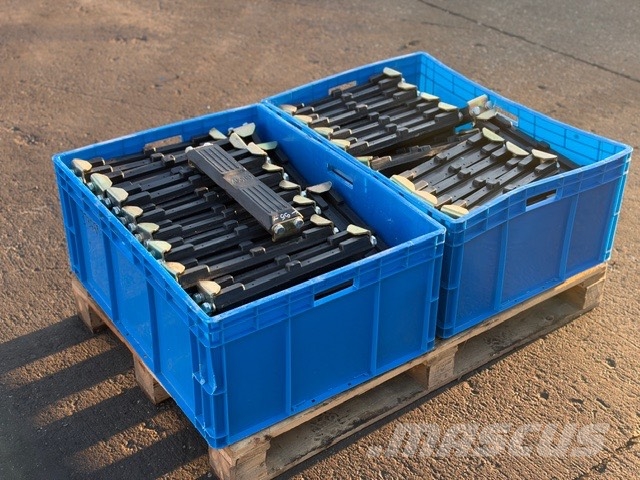 CAT ARPH Excavator Track Pad (110 of) Гусениці