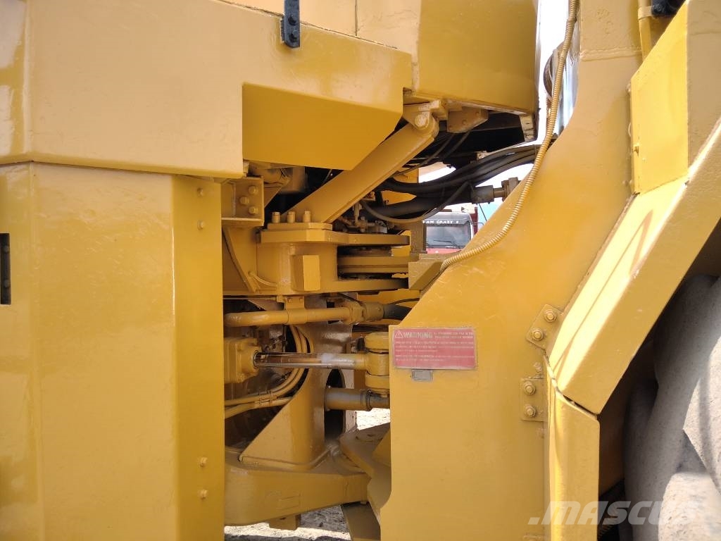 CAT 988 B Chargeuse sur pneus