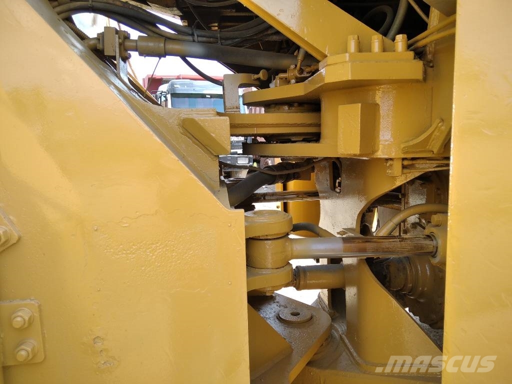CAT 988 B Chargeuse sur pneus