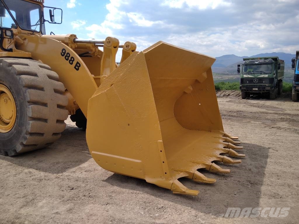 CAT 988 B Chargeuse sur pneus