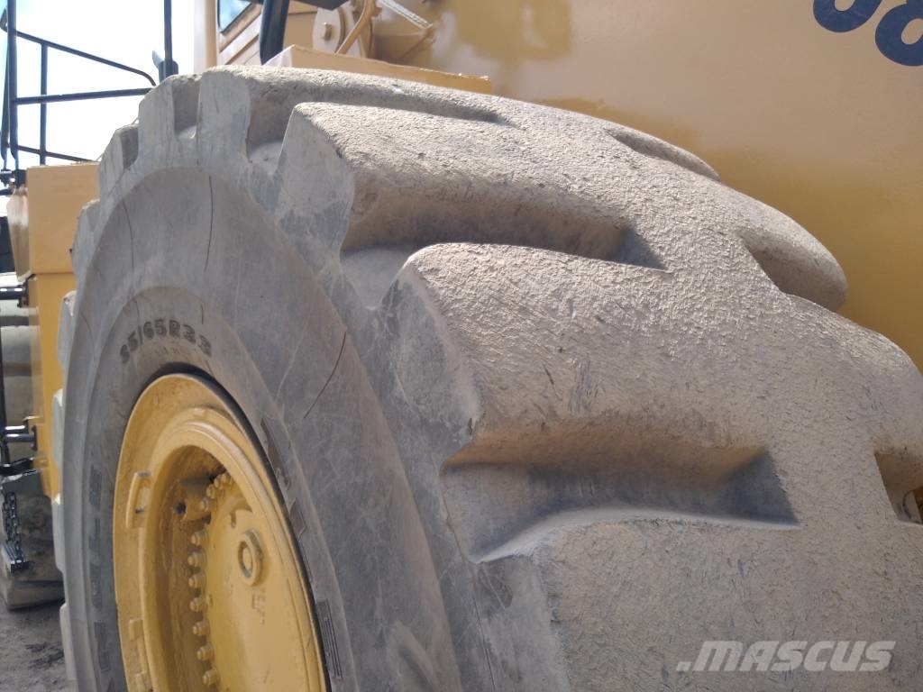 CAT 988 B Chargeuse sur pneus