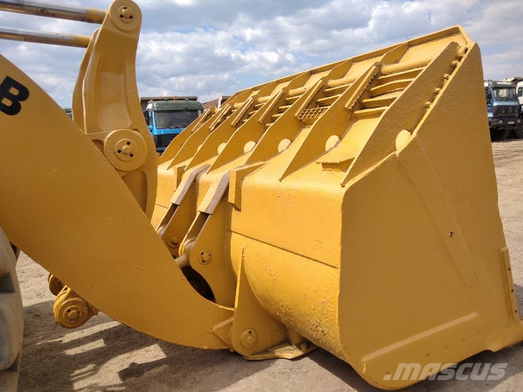 CAT 988 B Chargeuse sur pneus