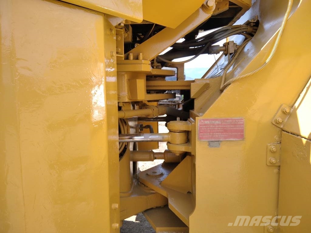 CAT 988 B Chargeuse sur pneus