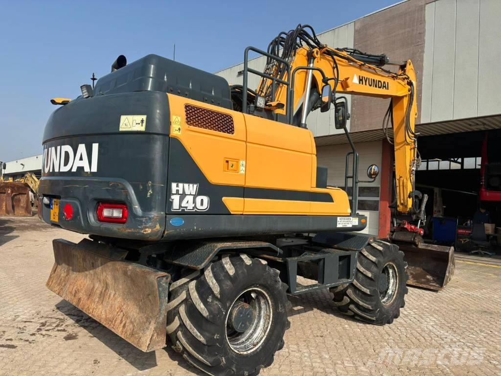 Hyundai HW 140 Excavadoras de ruedas