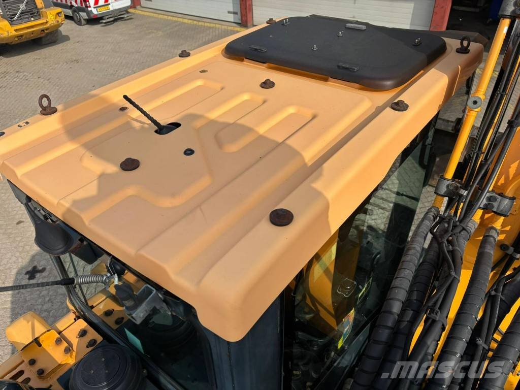 Hyundai HW 140 Excavadoras de ruedas
