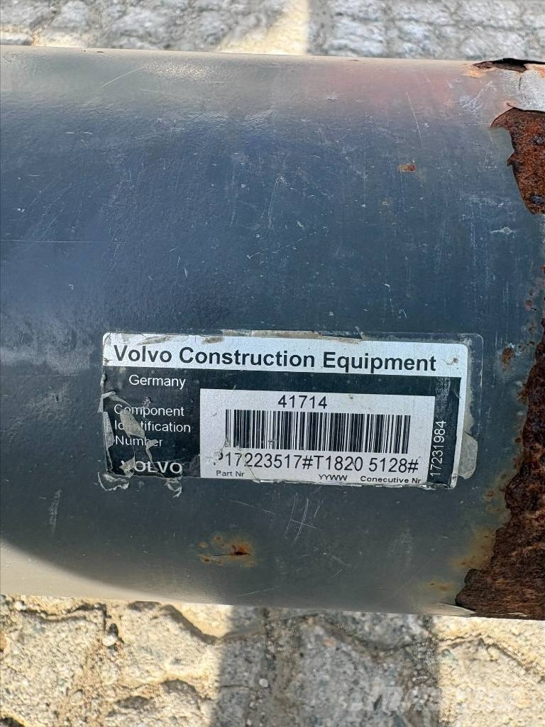 Volvo A40G Tipping / Hoist Cylinder – 17223517 – Genuine Hydraulik