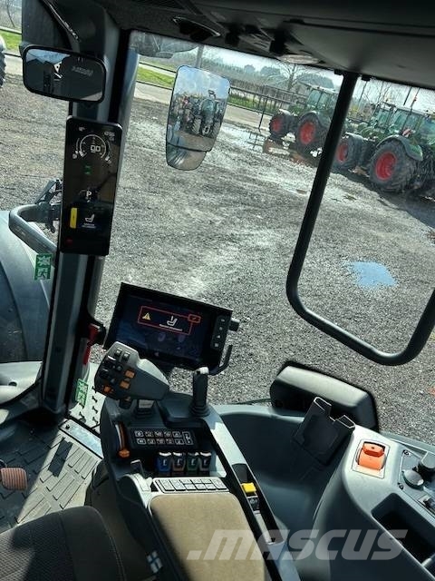 Valtra T 235 D Traktory