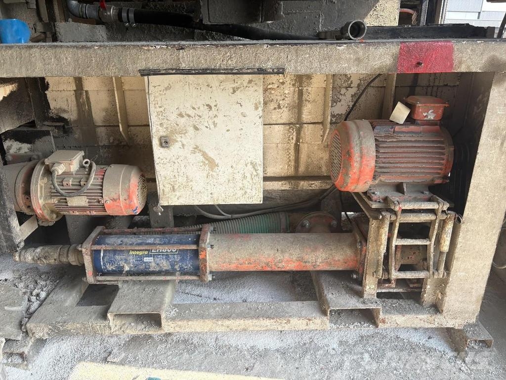 MAN TGS 18.360 + ISOLATION FABRIC INCL. ENGINE + BDF S شاحنات ذات هيكل صندوقي