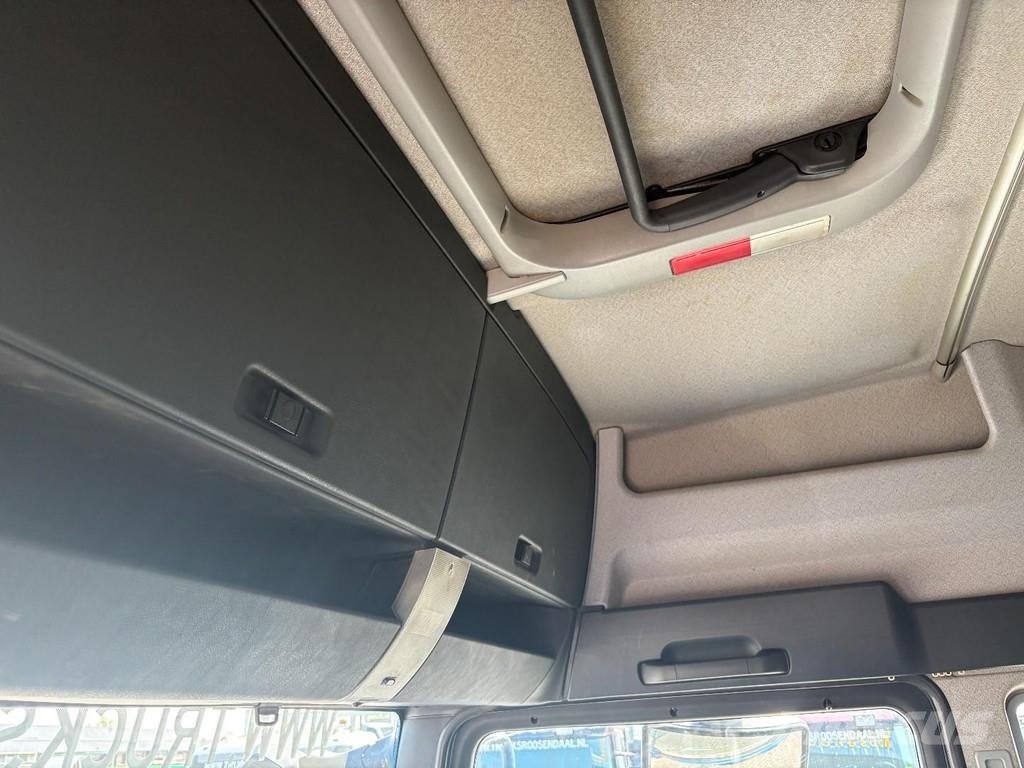 MAN TGS 18.360 + ISOLATION FABRIC INCL. ENGINE + BDF S شاحنات ذات هيكل صندوقي