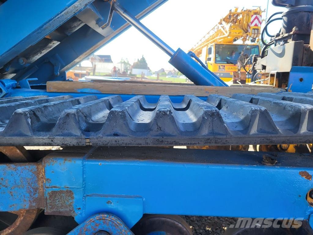 Morooka MST 600 with crane HIAB 031AW Raupendumper