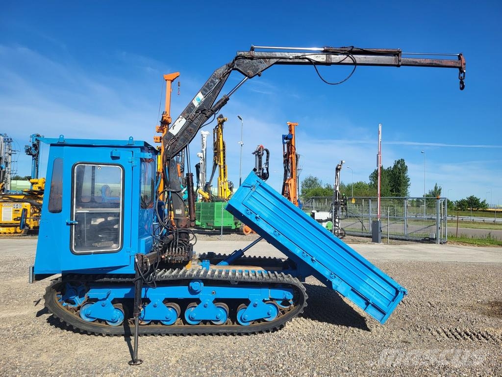 Morooka MST 600 with crane HIAB 031AW Raupendumper