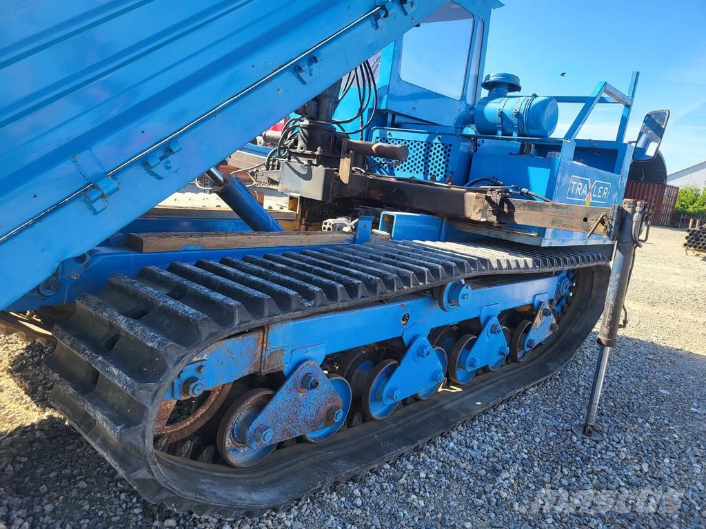 Morooka MST 600 with crane HIAB 031AW Raupendumper