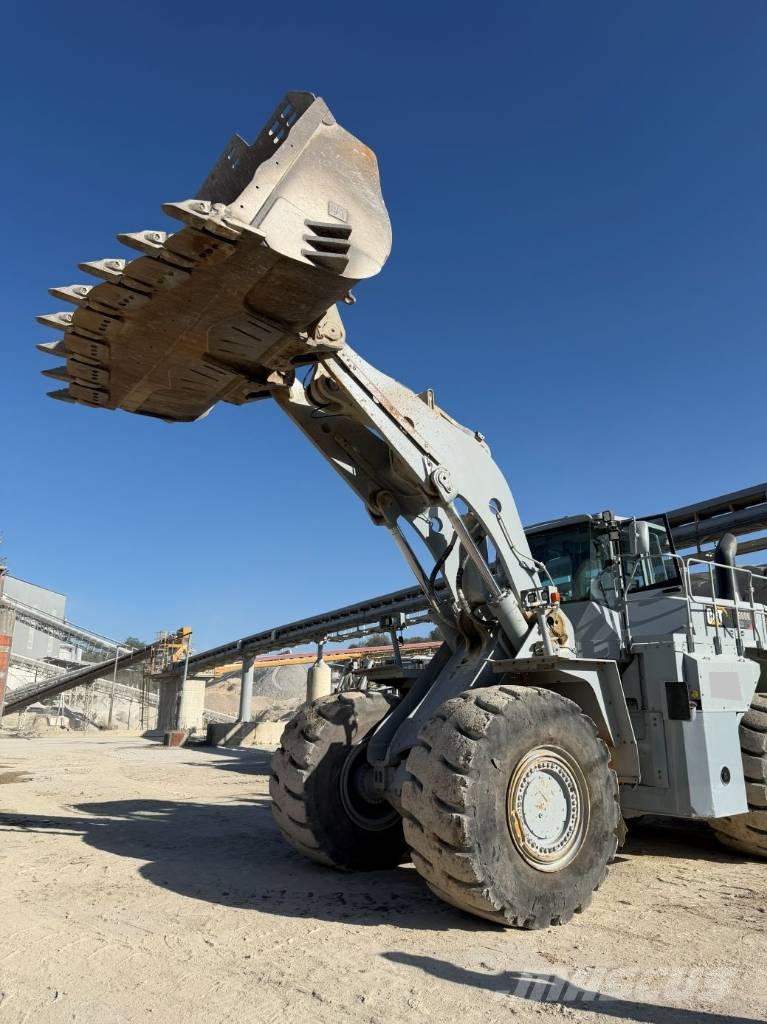 CAT 988 K Kolesni nakladalci