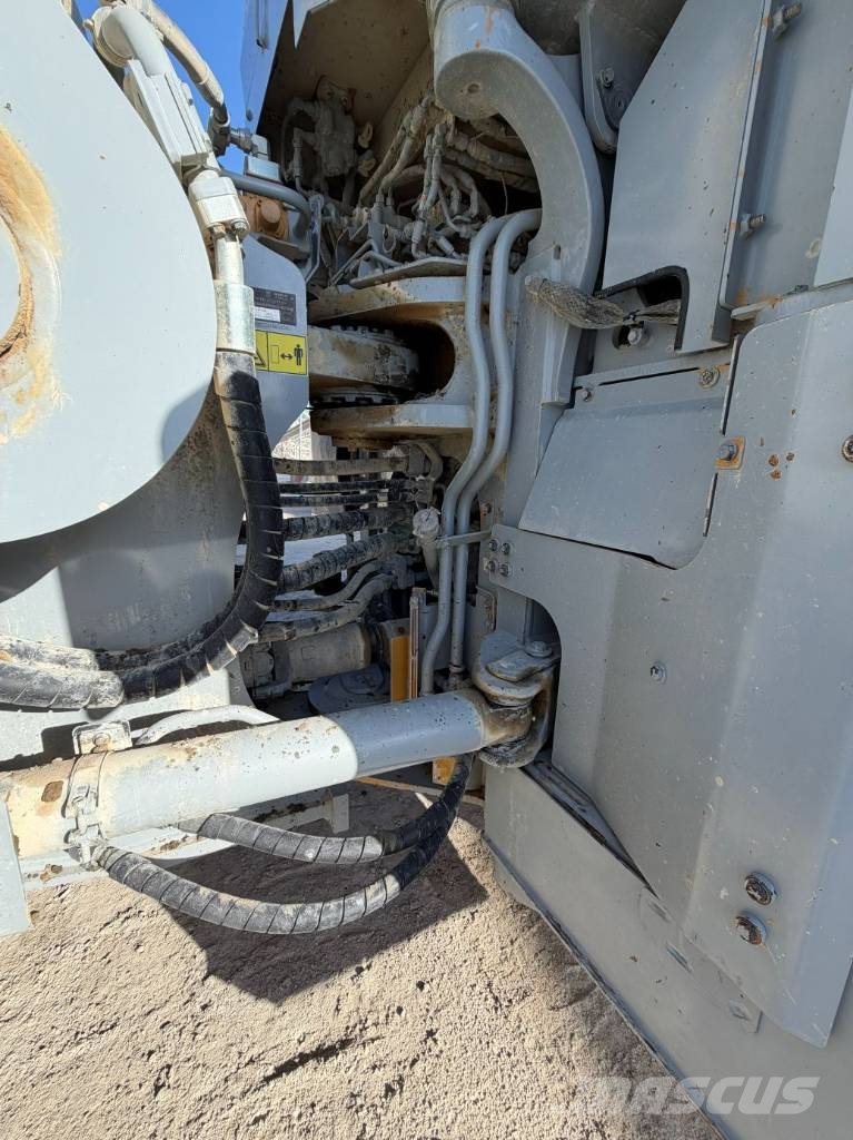 CAT 988 K Kolesni nakladalci