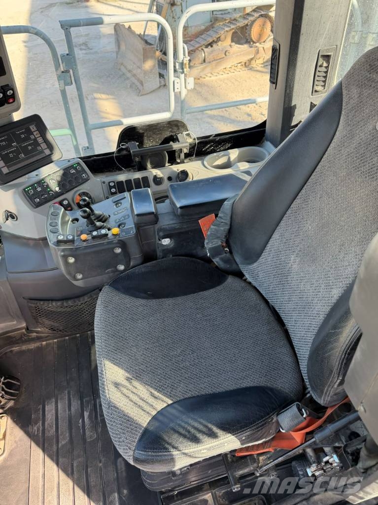 CAT 988 K Kolesni nakladalci