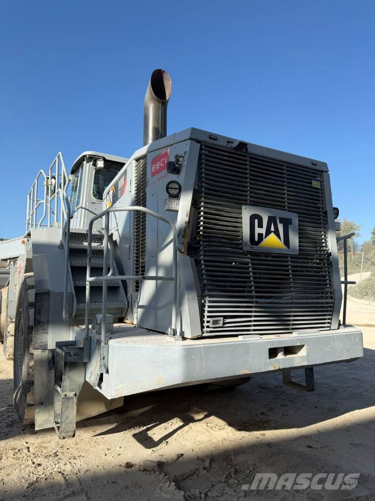CAT 988 K Kolesni nakladalci