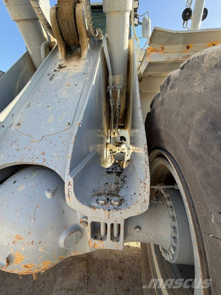 CAT 988 K Kolesni nakladalci