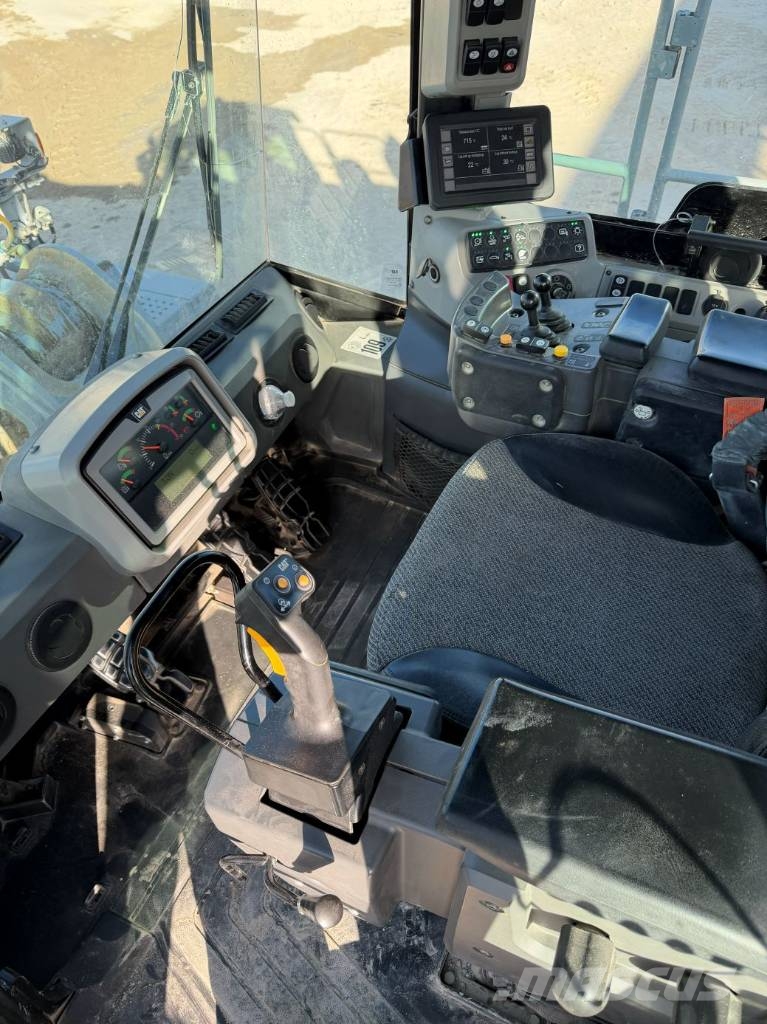 CAT 988 K Kolesni nakladalci