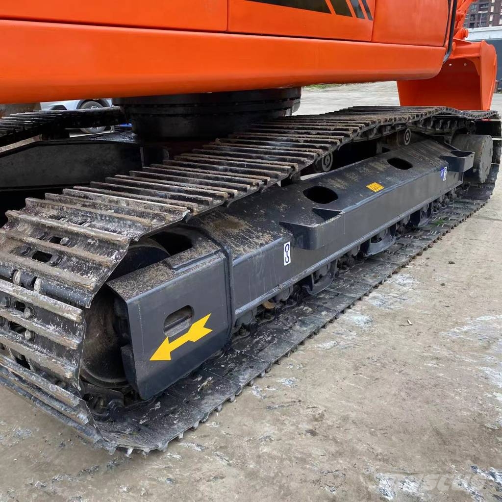 Doosan DX 225 LC Raupenbagger