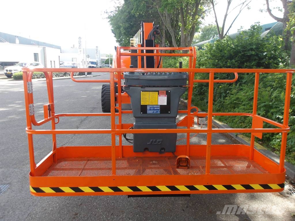 JLG 800AJ Piattaforme a braccio articolato