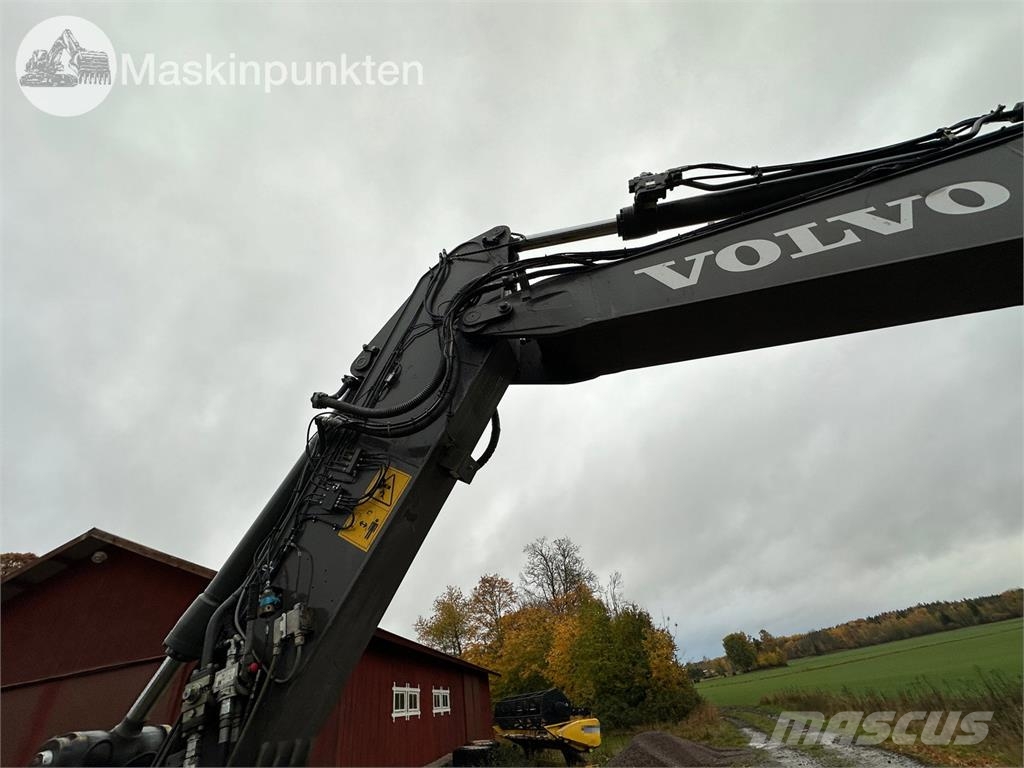 Volvo EC220DL Raupenbagger