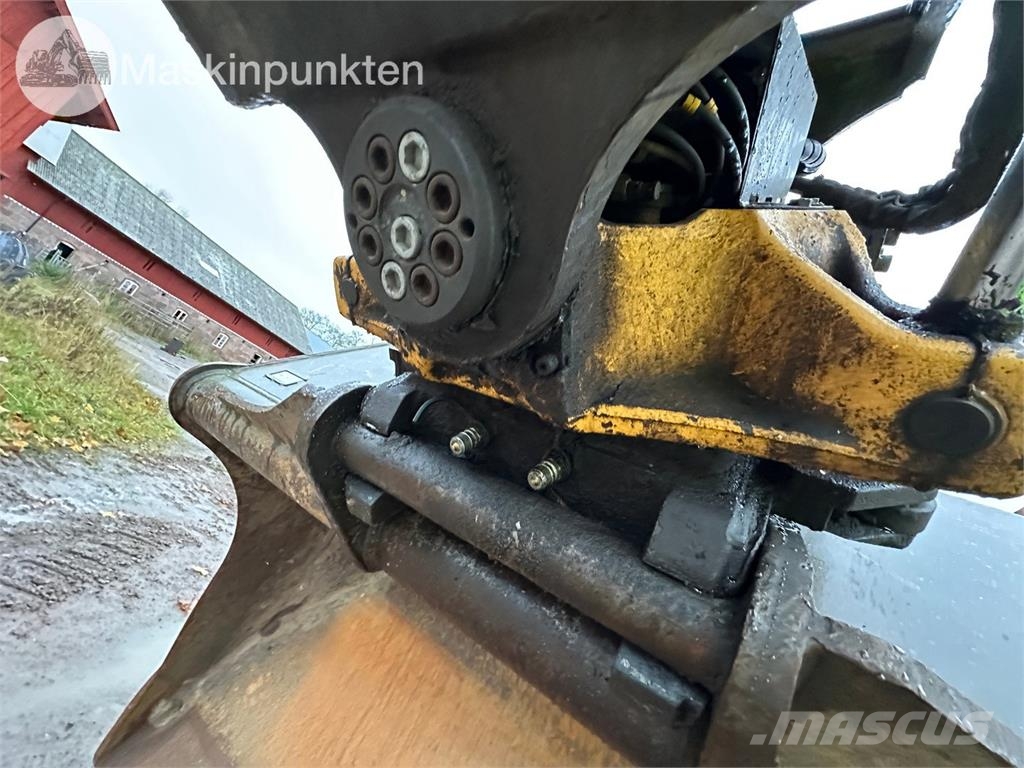 Volvo EC220DL Raupenbagger