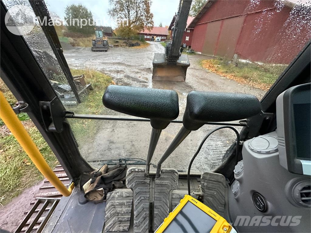 Volvo EC220DL Raupenbagger