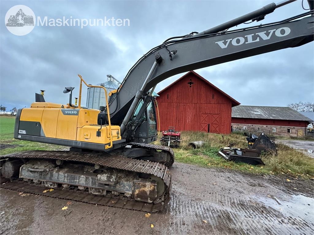 Volvo EC220DL Raupenbagger