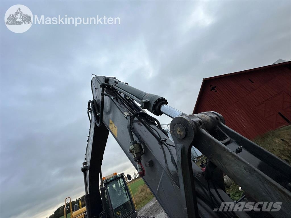 Volvo EC220DL Raupenbagger