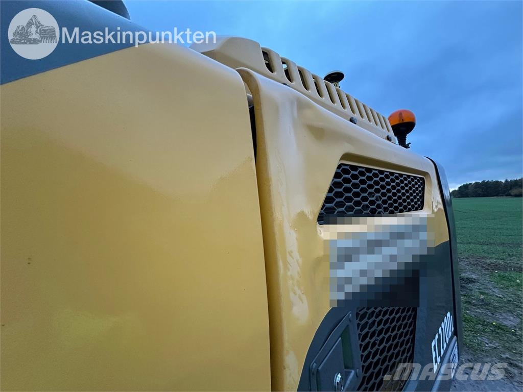 Volvo EC220DL Raupenbagger