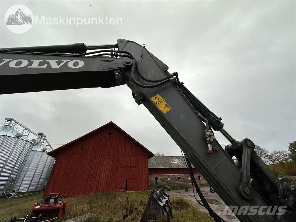 Volvo EC220DL Raupenbagger