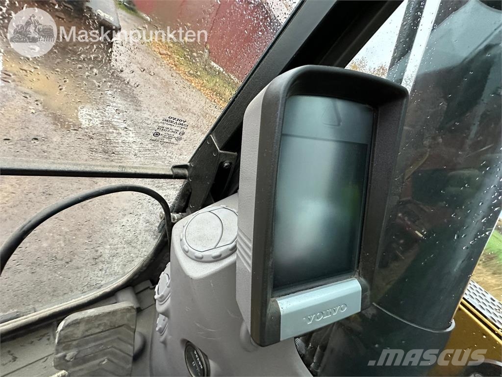 Volvo EC220DL Raupenbagger
