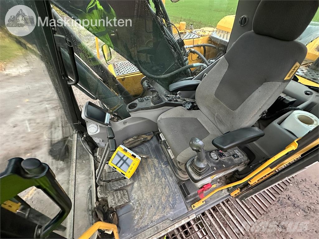 Volvo EC220DL Raupenbagger