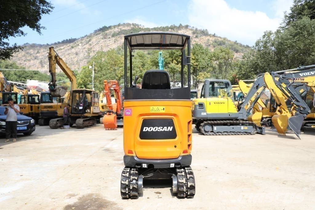 Doosan DX 17 Εκσκαφείς με ερπύστριες