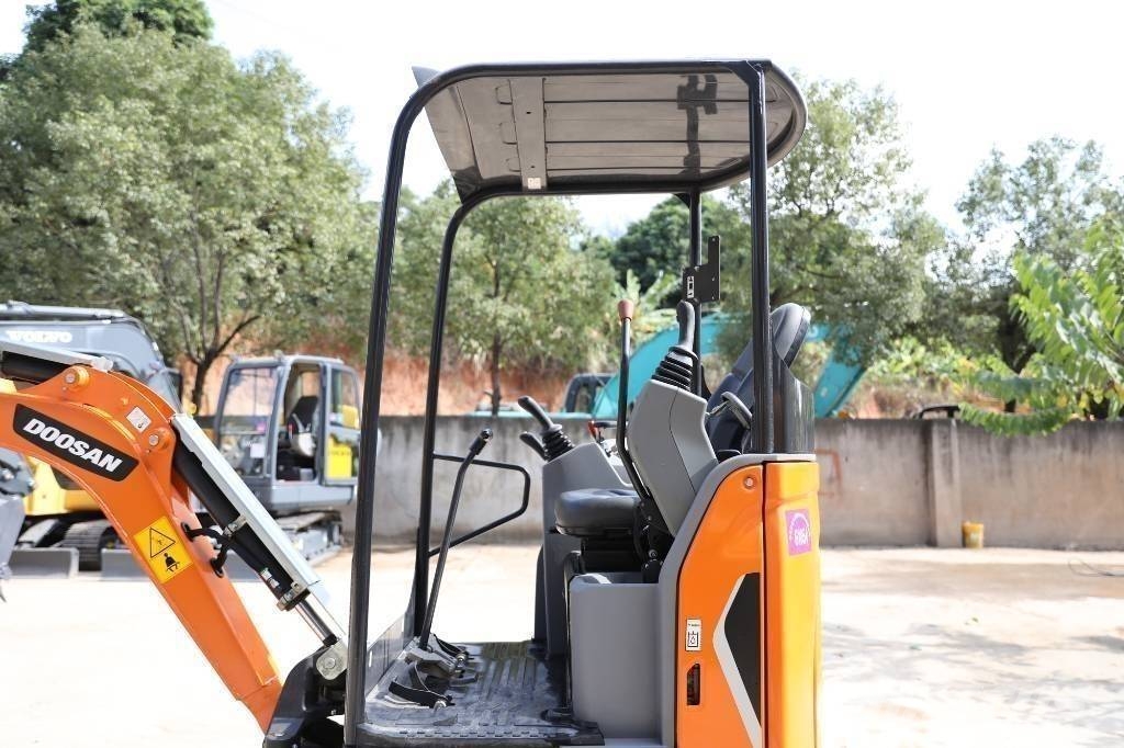 Doosan DX 17 Εκσκαφείς με ερπύστριες