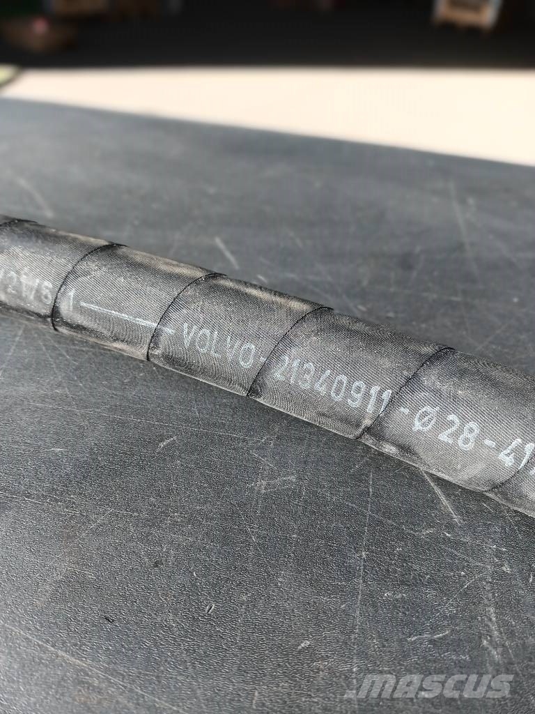 Volvo RUBBER HOSE 21340911 Motoren
