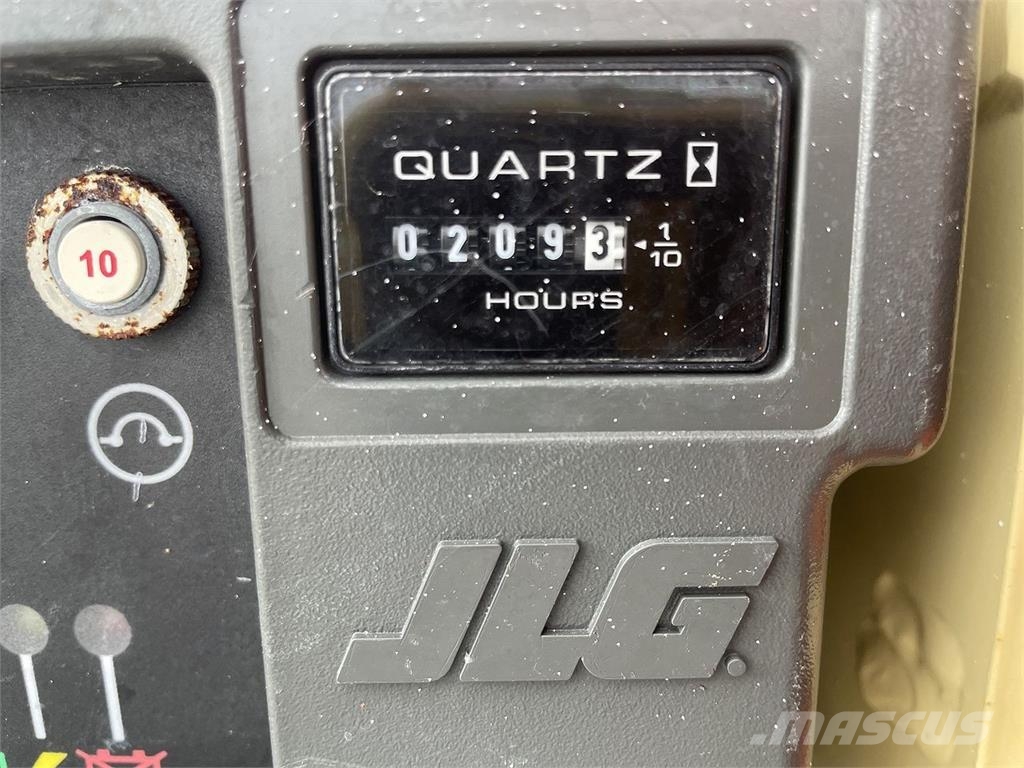 JLG 1230ES Vertikálne stĺpové výťahy