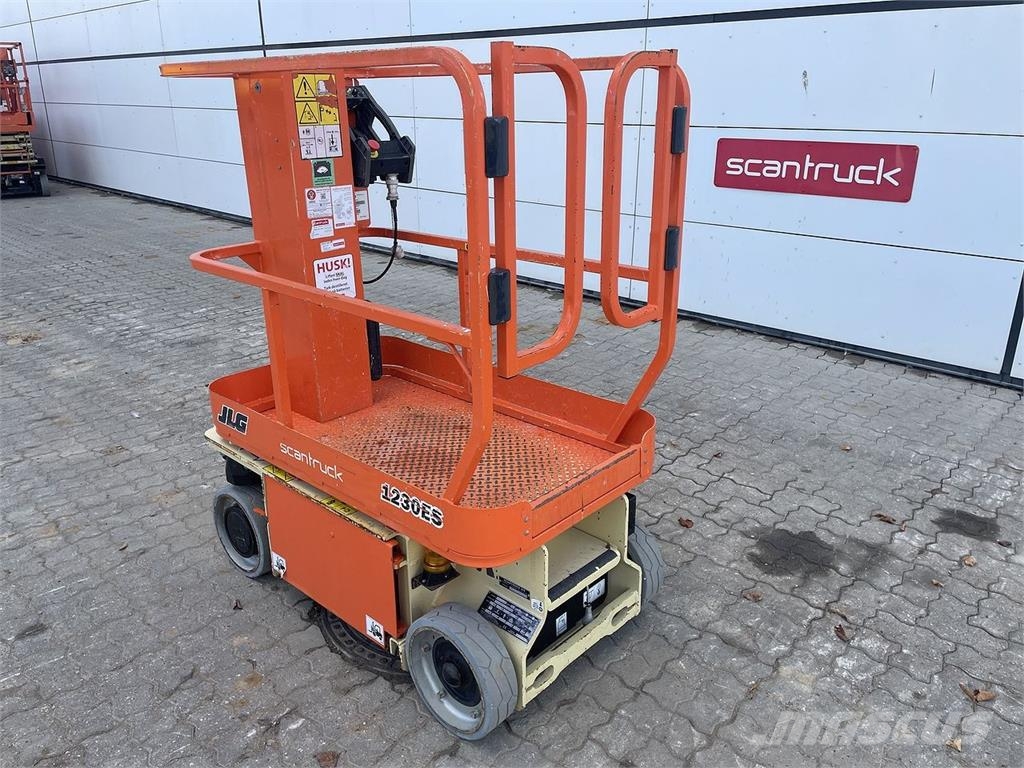 JLG 1230ES Vertikálne stĺpové výťahy