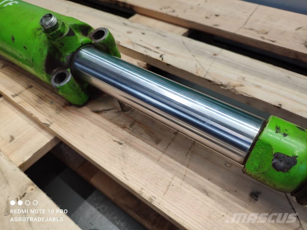 Merlo Merlo 30.9 TF hydraulic cylinder Hydraulics