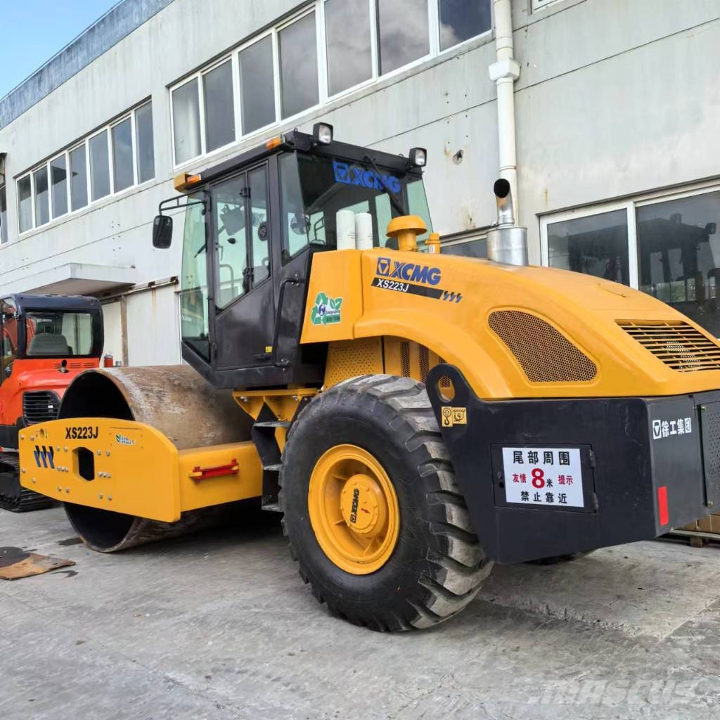 XCMG XS 223 J Грунтовые катки
