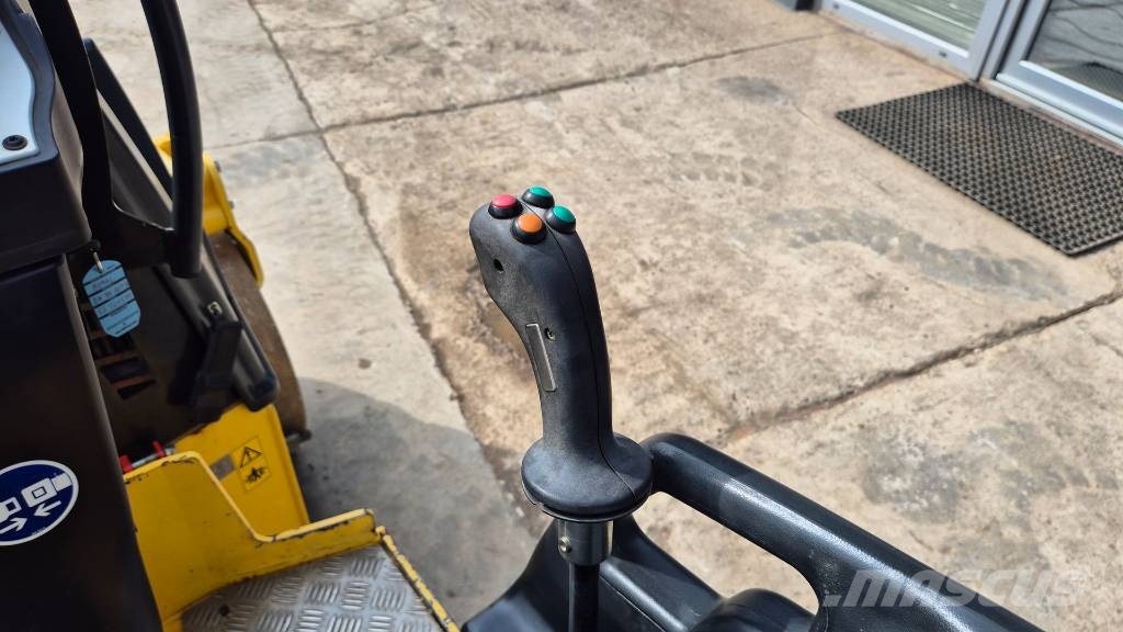 Bomag BW 100 ADM-5 - 2020 YEAR - 685 WORKING HOURS Tandemrullid
