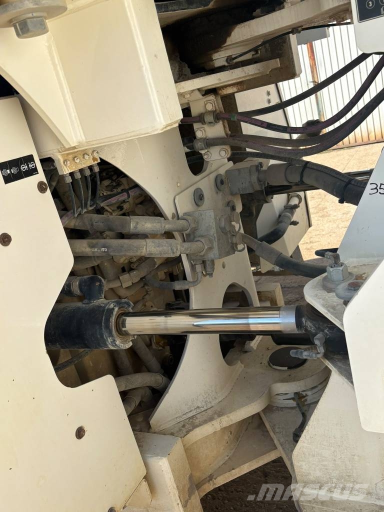 CAT 966 M Kolesni nakladalci