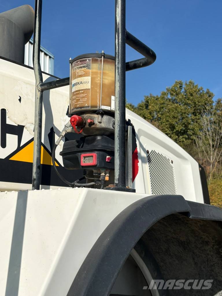 CAT 966 M Kolesni nakladalci
